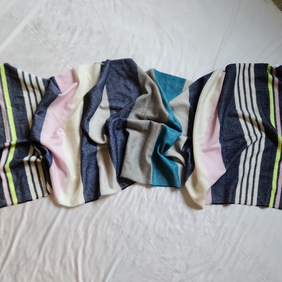 NWT GAP Striped Multicolor Scarf - Picture 2 of 4